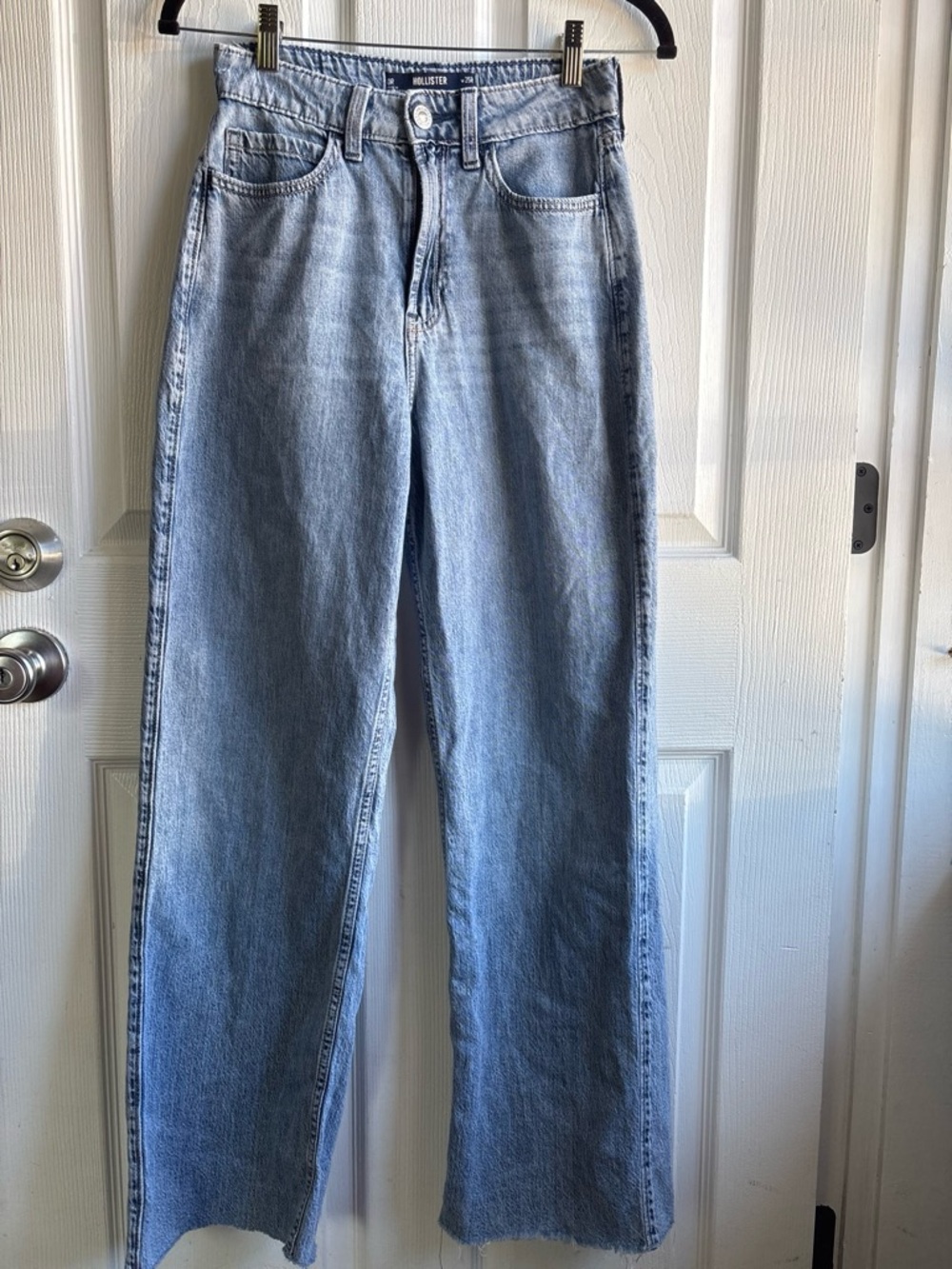 🪴Hollister Women's Ultra High-Rise Baggy Lightweight Jeans Light Wash Blue 0